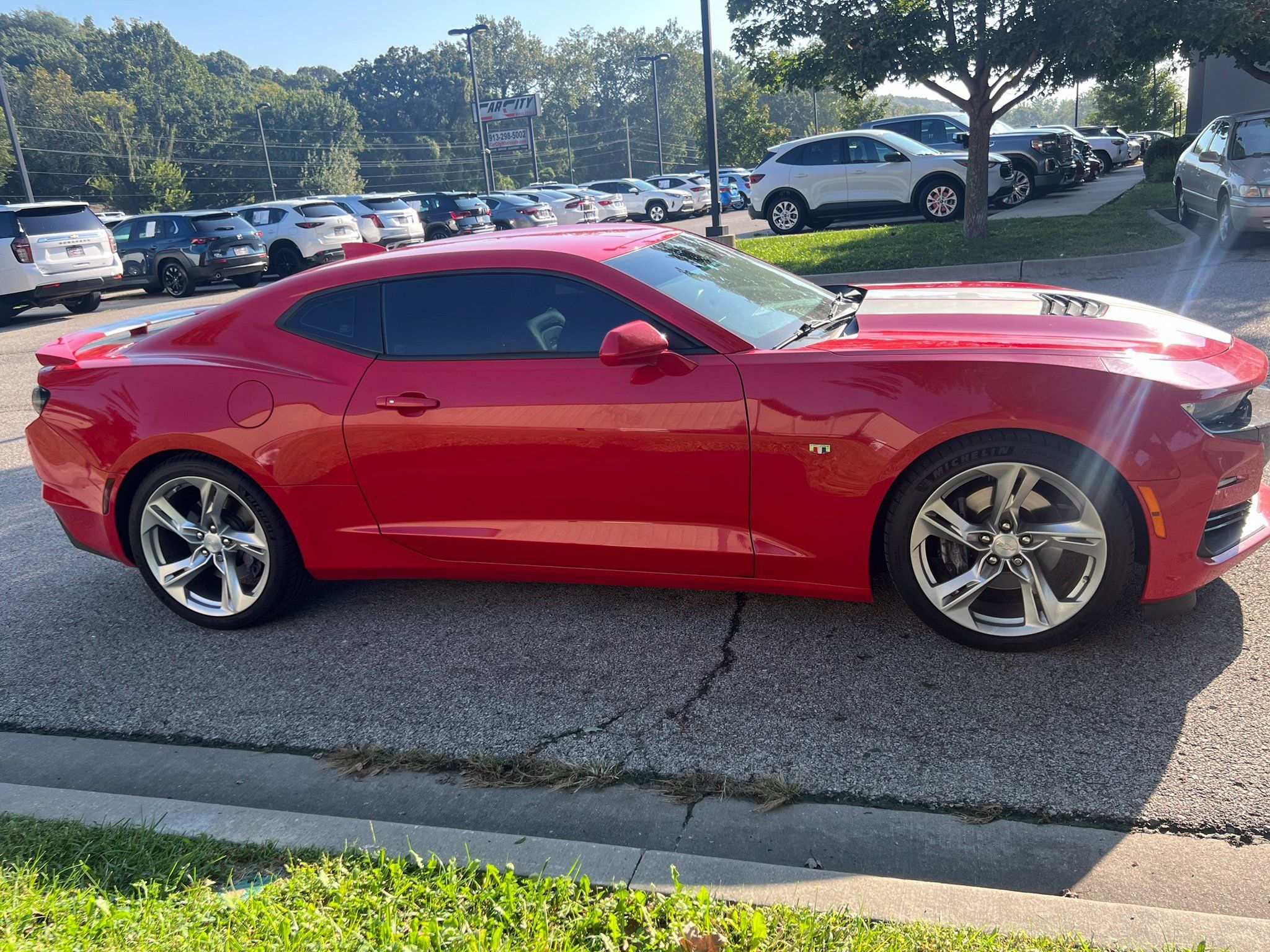 Used 2019 Chevrolet Camaro SS RWD image 4