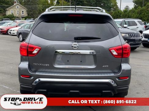 Used 2017 Nissan Pathfinder S image 4