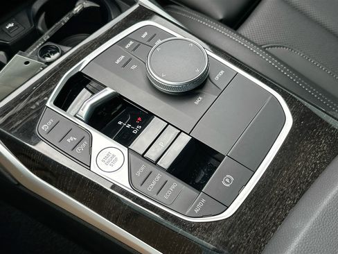 Certified 2023 BMW 330i Sedan w/ Convenience Package RWD image 17