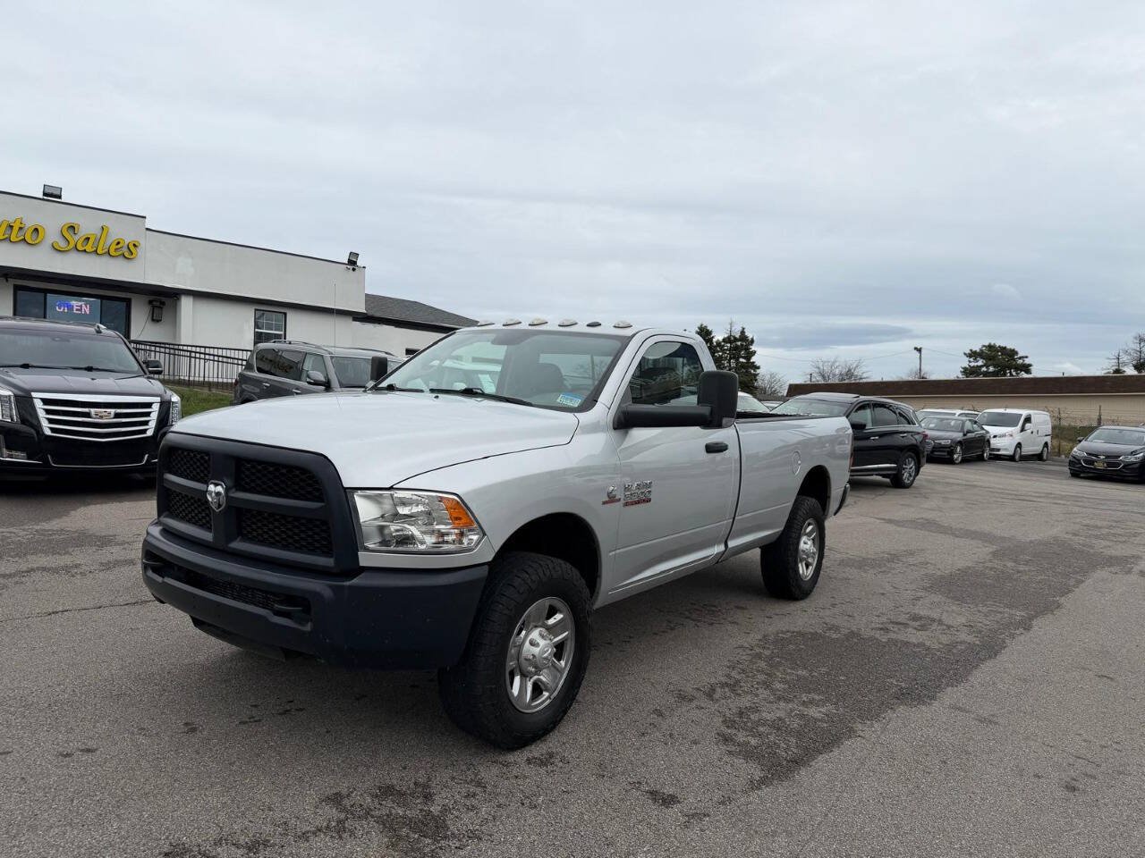 Used 2018 RAM 3500 Tradesman w/ Power & Remote Entry Group AWD/4WD image 12