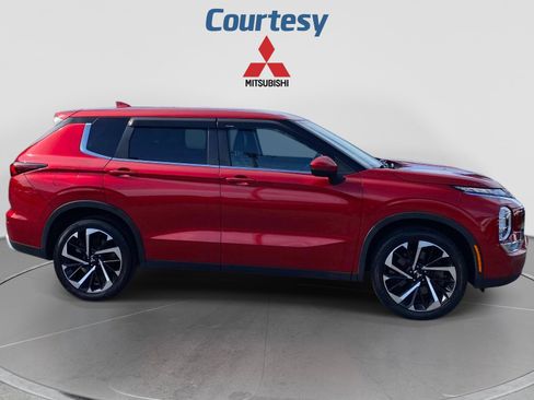 Used 2022 Mitsubishi Outlander SE AWD/4WD image 8