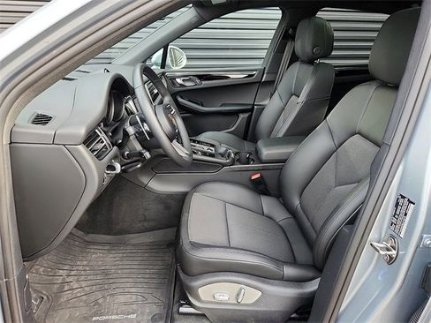 Used 2025 Porsche Macan image 14