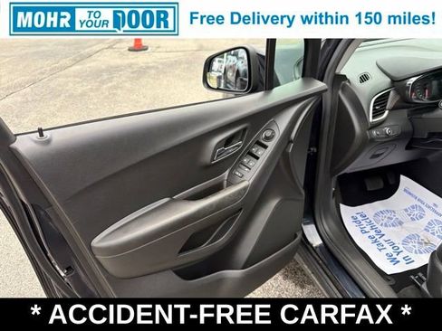 Used 2022 Chevrolet Trax LT AWD/4WD image 12