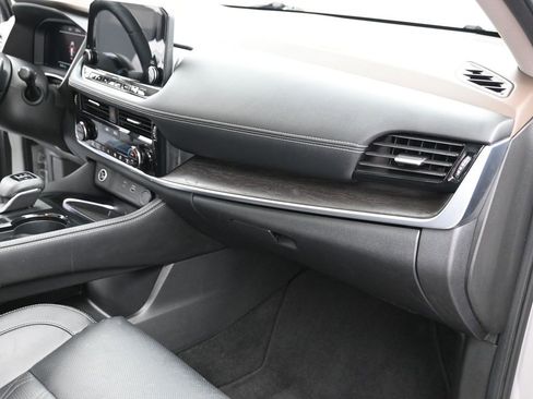 Used 2023 Nissan Rogue Platinum w/ Platinum Premium Package image 36