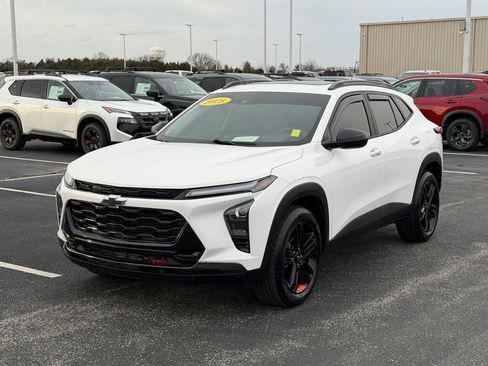 Used 2025 Chevrolet Trax ACTIV w/ Sunroof Package image 9