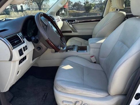 Used 2010 Lexus GX 460 Base AWD 4dr SUV image 32