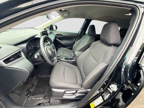 Used 2024 Toyota Corolla Cross LE FWD image 23