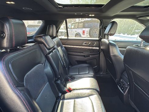 Used 2019 Ford Explorer Sport w/ Equipment Group 401A image 18