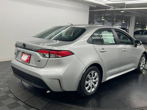 Used 2026 Toyota Corolla LE FWD image 6