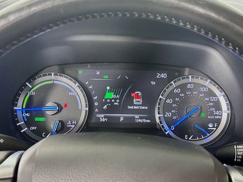 Certified 2021 Toyota Highlander XLE AWD/4WD image 14