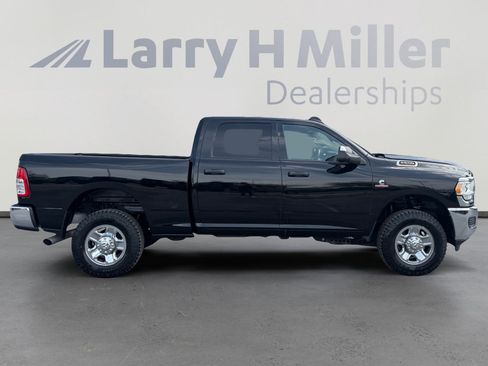 Used 2022 RAM 2500 Big Horn w/ Cold Weather Group image 6