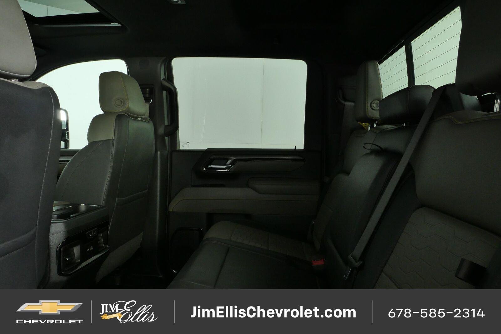 Used 2025 Chevrolet Silverado 2500 ZR2 w/ Technology Package AWD/4WD image 19