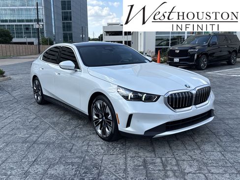 Used 2024 BMW 530i w/ Executive Package RWD image 1