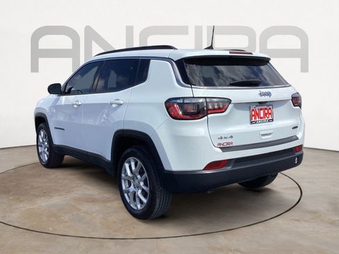 Used 2023 Jeep Compass Latitude AWD/4WD image 12