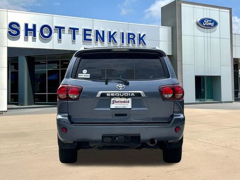Used 2021 Toyota Sequoia Platinum RWD image 7