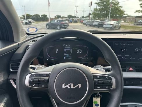 Used 2023 Kia Sportage LX AWD/4WD image 24