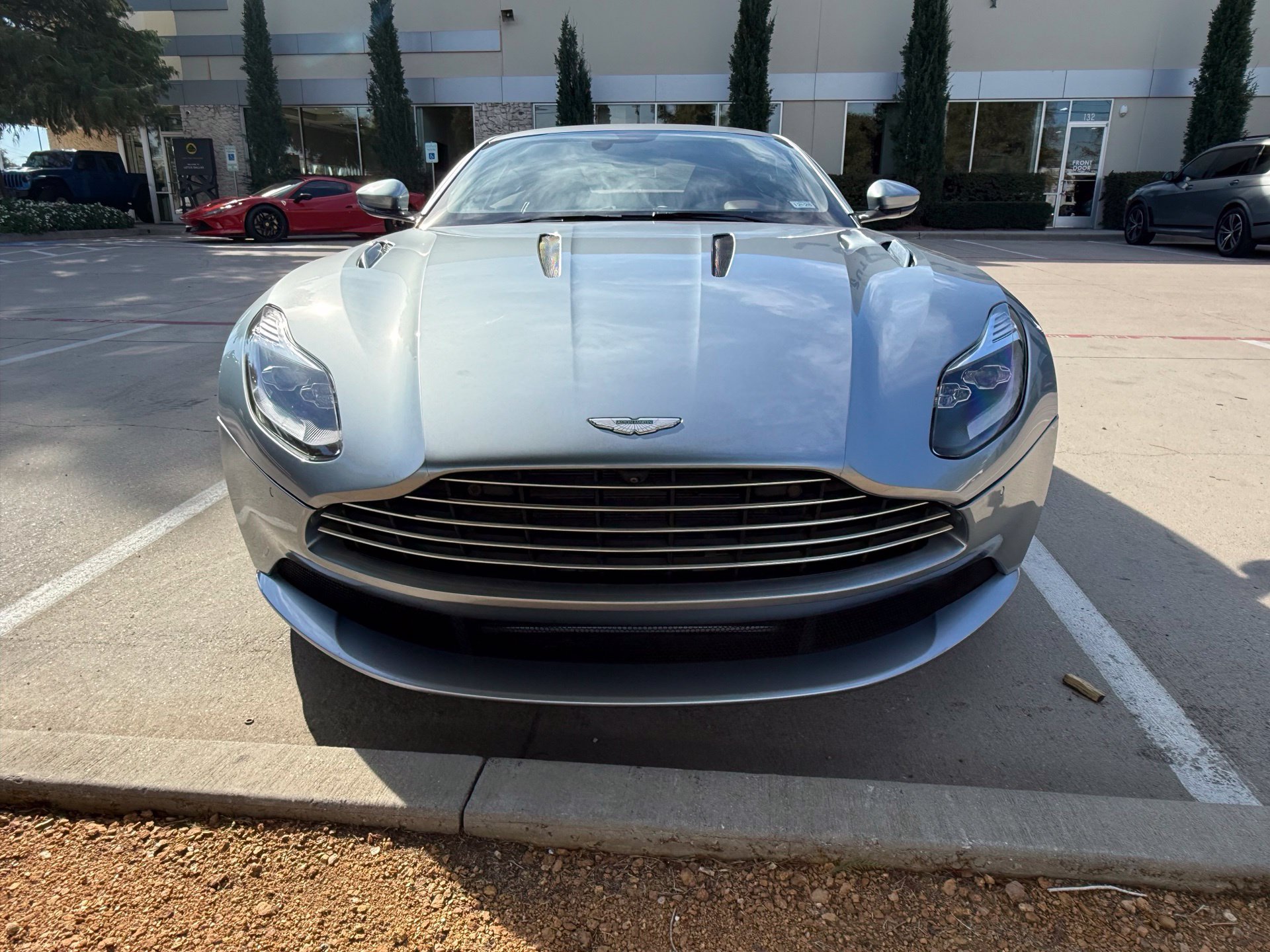 Used 2018 Aston Martin DB11 V12 RWD image 8