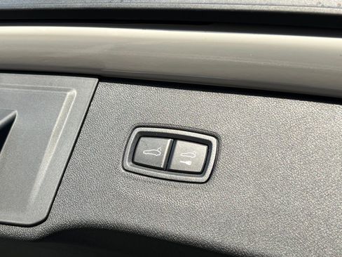 New 2026 Porsche Cayenne image 21