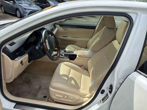 Used 2013 Lexus ES 350 w/ Premium Pkg image 16