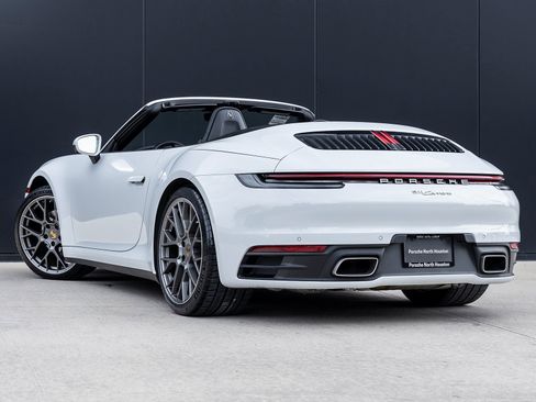 Certified 2022 Porsche 911 Carrera image 3