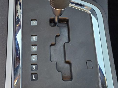 Used 2009 Dodge Challenger SE image 17