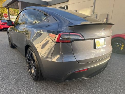 Used 2023 Tesla Model Y Performance image 15