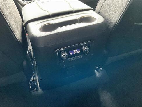 Used 2025 GMC Yukon XL Denali image 10