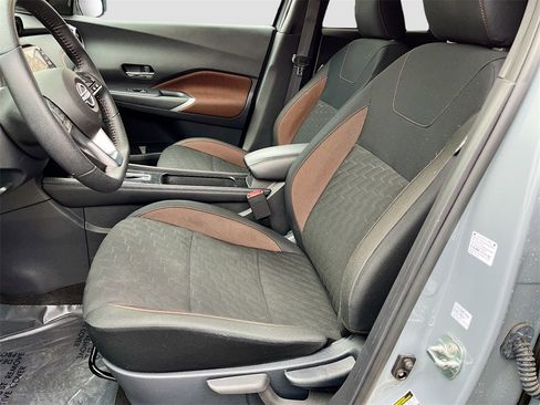 Used 2024 Nissan Kicks SR image 19