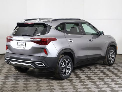 Used 2023 Kia Seltos EX image 10