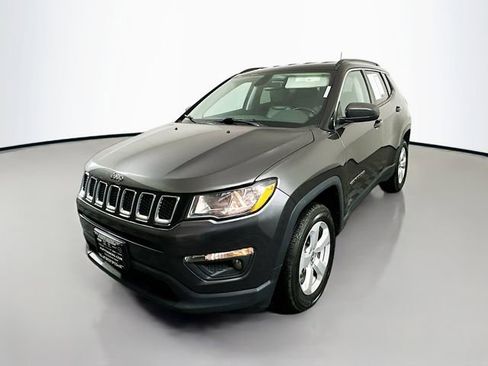Used 2020 Jeep Compass Latitude image 3