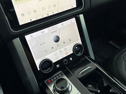 Used 2018 Land Rover Range Rover HSE image 27