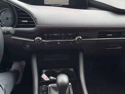 Used 2026 MAZDA MAZDA3 Carbon AWD/4WD image 9
