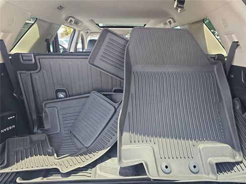 Used 2025 Nissan Pathfinder Platinum FWD image 27