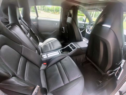 Used 2018 Porsche Panamera 4 AWD/4WD image 15