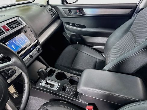 Used 2017 Subaru Outback 2.5i Premium image 23