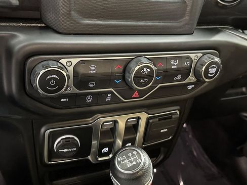 Used 2020 Jeep Wrangler Sport image 22