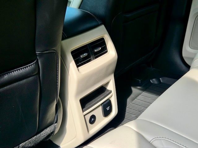 Used 2024 Ford Edge Titanium AWD/4WD image 12