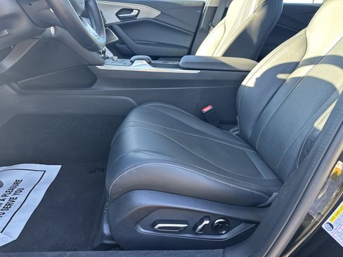 Certified 2025 Acura TLX w/ Technology Package image 9