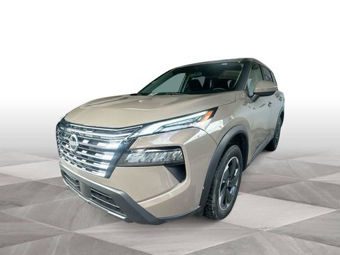 Used 2025 Nissan Rogue SV AWD/4WD image 4