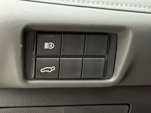 Used 2026 Toyota Highlander XLE AWD/4WD image 25