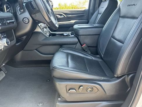 Used 2021 GMC Yukon XL Denali AWD/4WD image 19