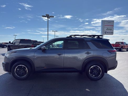 Used 2025 Nissan Pathfinder Rock Creek AWD/4WD image 8