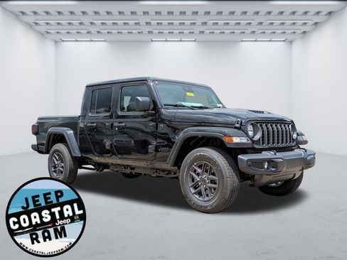New 2025 Jeep Gladiator Sport image 1