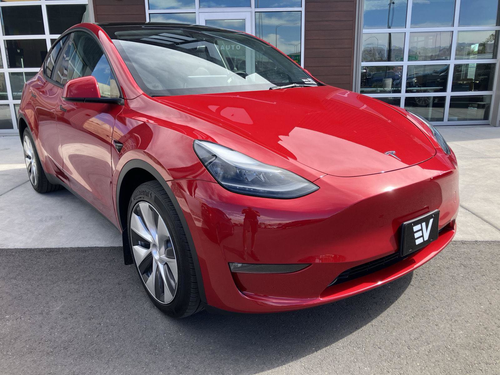 Used 2023 Tesla Model Y Long Range AWD/4WD image 2