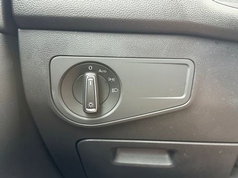 Used 2023 Volkswagen Tiguan SE FWD image 18