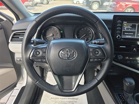Used 2022 Toyota Camry SE image 28