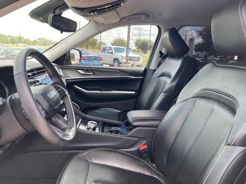 Used 2022 Jeep Grand Cherokee L Limited AWD/4WD image 10