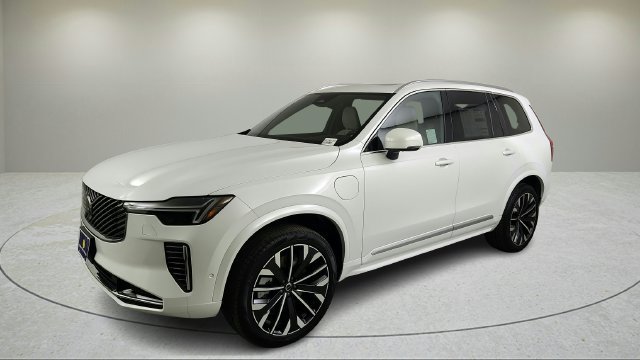 New 2026 Volvo XC90 T8 Plus w/ Protection Package Premier AWD/4WD image 8