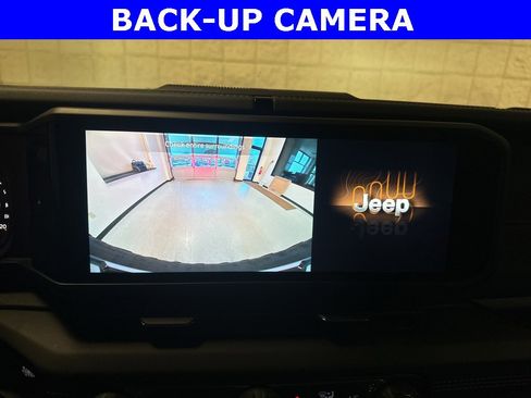 Used 2024 Jeep Wrangler Unlimited Rubicon w/ Convenience Group image 8