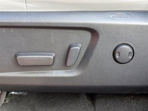 Used 2019 Toyota Tundra Limited image 22